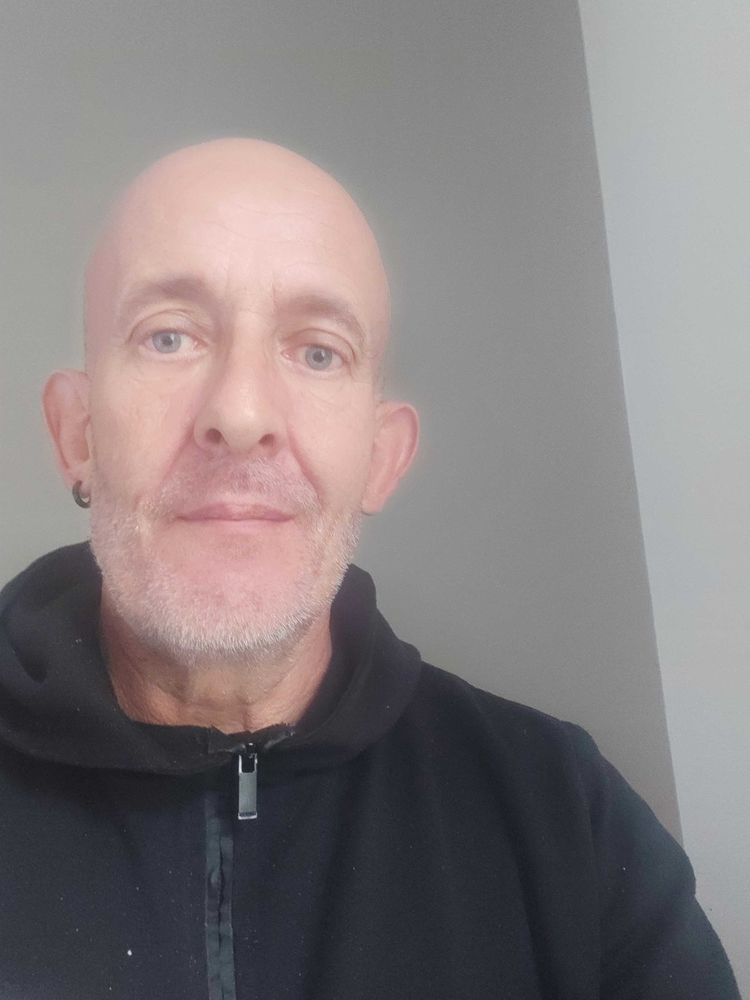 cherche travail  en &eacute;change d un lit pour dormir 0 49130 Sainte-gemmes-sur-loire