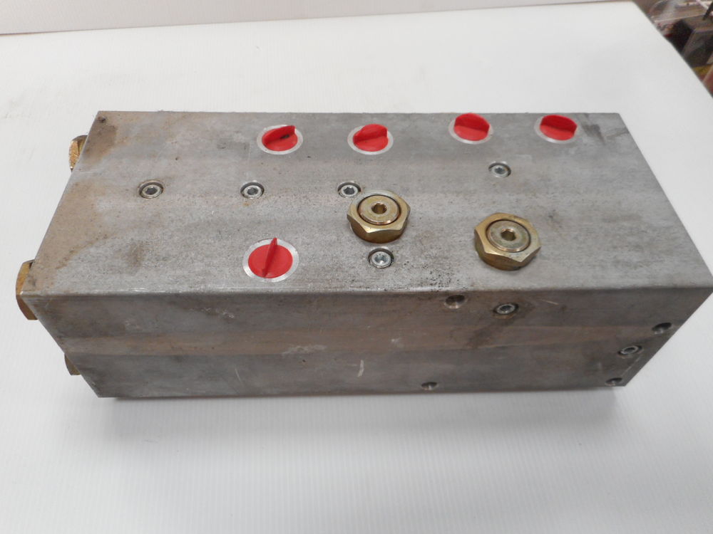 Distributeur boitier hydraulique 80 88300 Neufch�teau