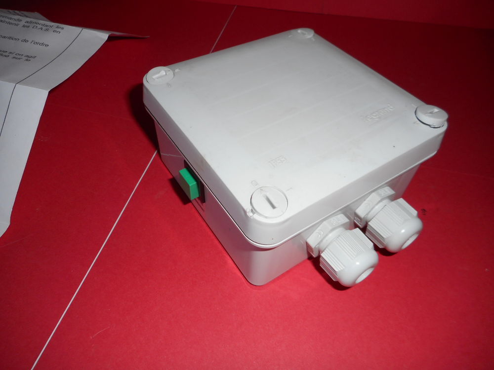 Boitier de r&eacute;armement MECALECTRO 24CC ou 48CC 10 88300 Neufch�teau