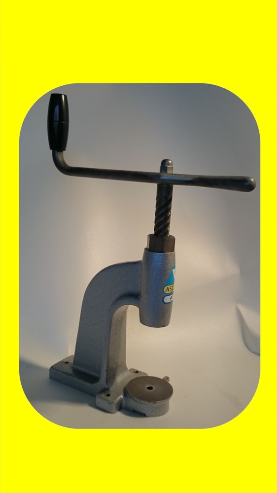 Presse haute qualit&eacute; Machine &agrave; bouton ASTOR A51 250 22130 Bourseul