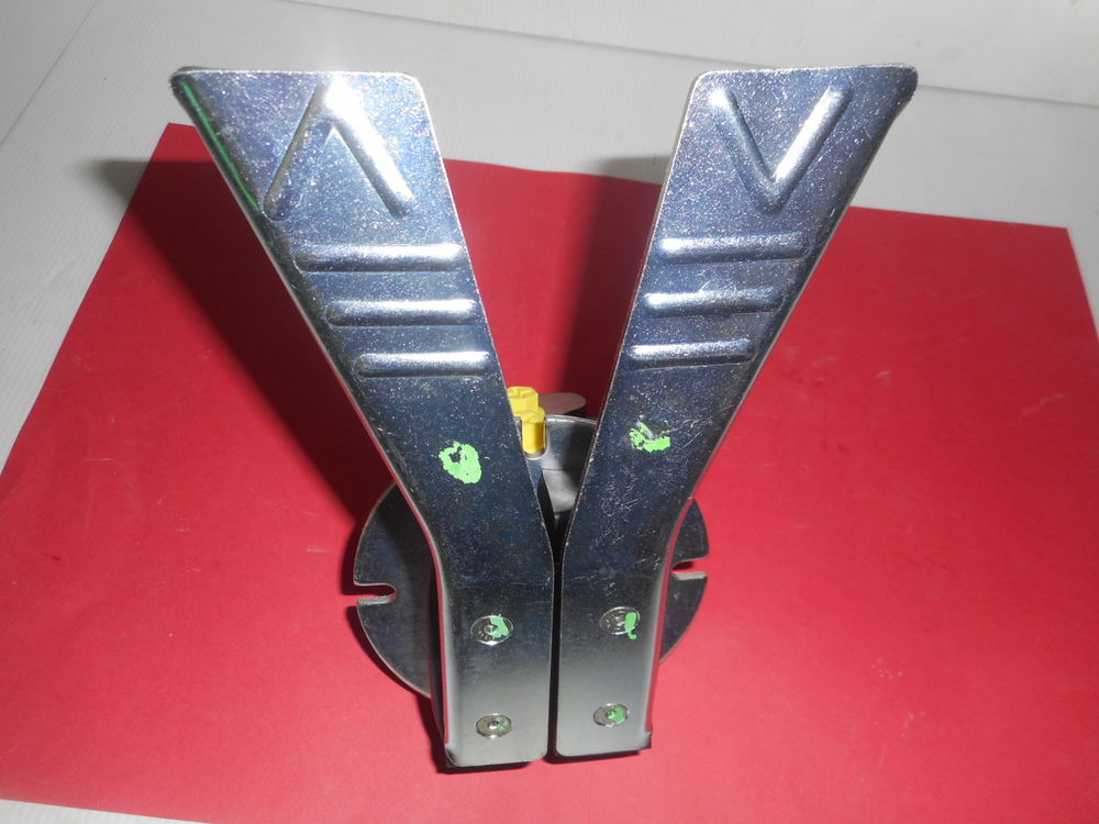 P&eacute;dale double hydraulique 80 88300 Neufch�teau