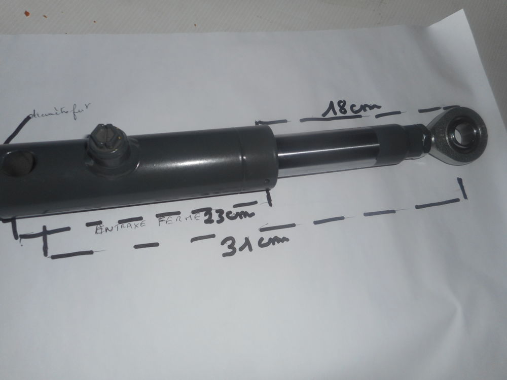 V&eacute;rin hydraulique simple effet 25 88300 Neufch�teau