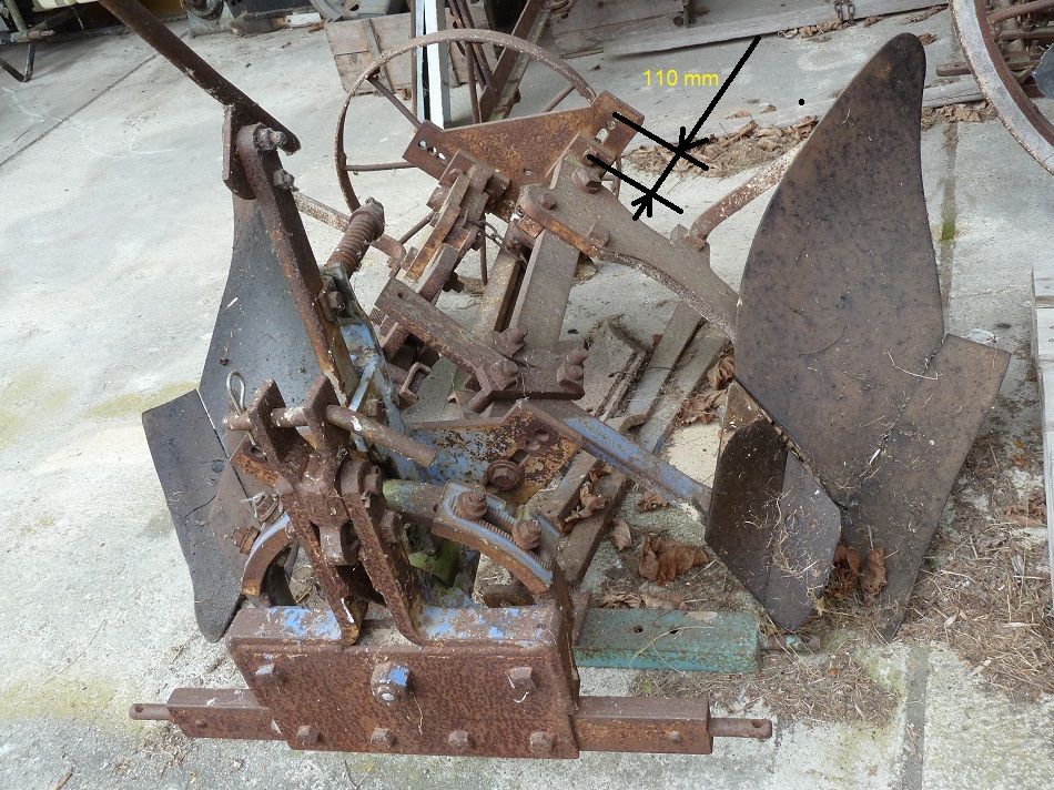 Charrue monosoc r&eacute;versible 1/4 tour 500 10290 Marcilly-le-hayer