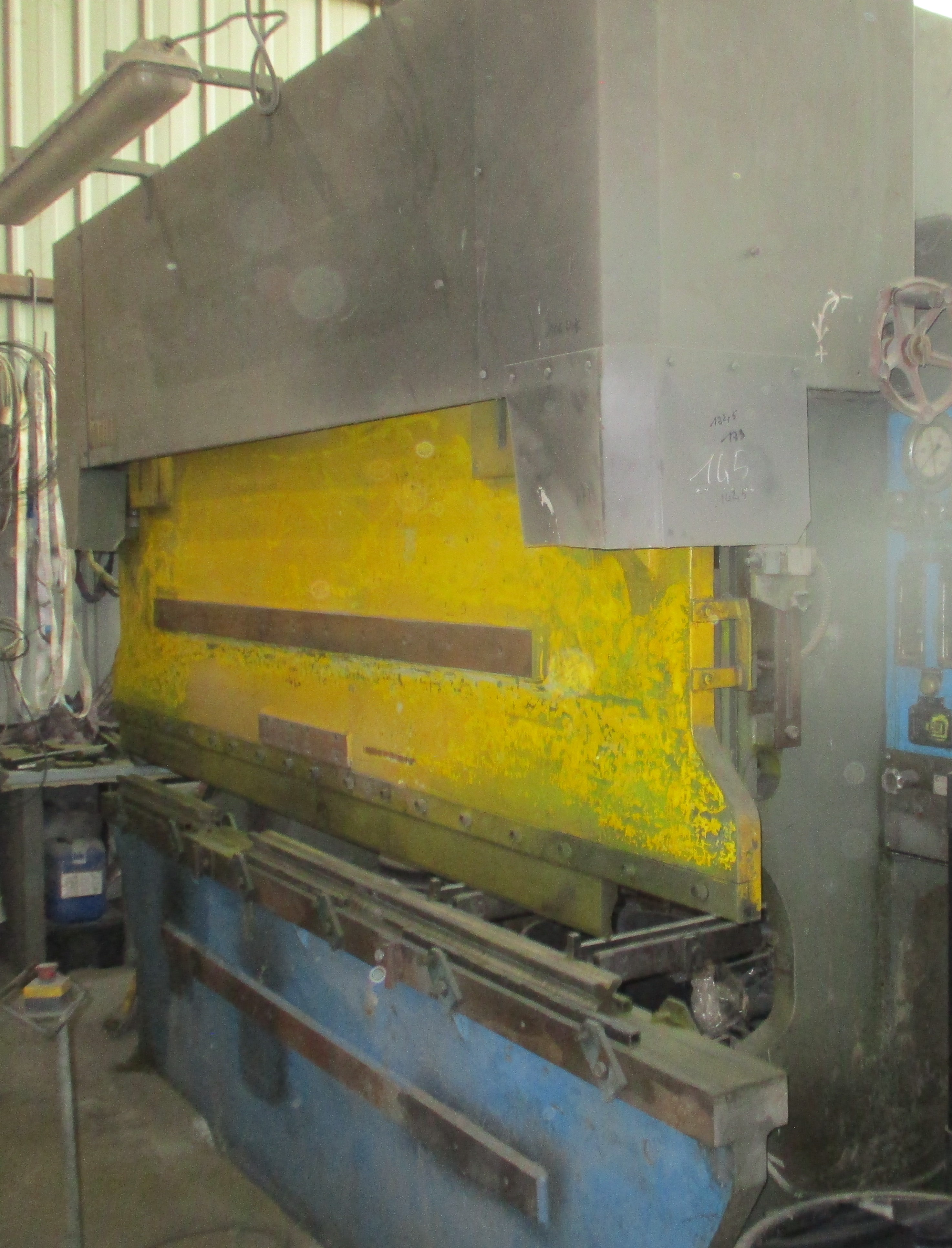 lot de machines industrielles 380 v 9500 64420 Espoey