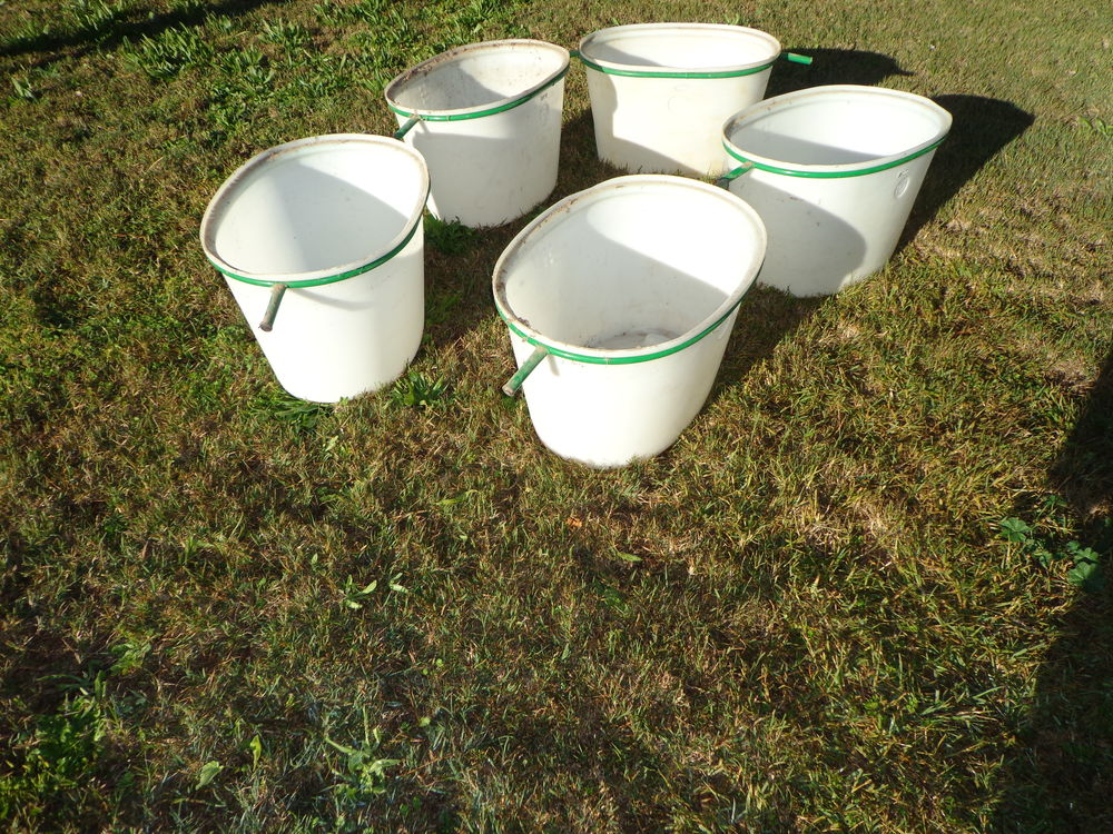 COMPORTE A VENDANGE  PLASTIQUE BLANC 130 34400 Saint-christol