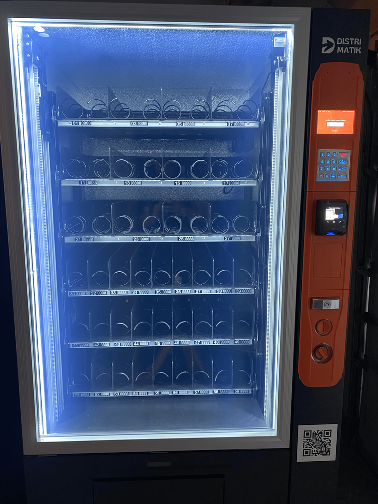 Distributeur automatique de snacks et boissons 3999 44000 Nantes