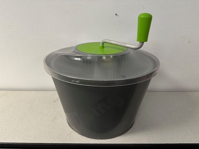 Saladi&egrave;re 100 95700 Roissy-en-france