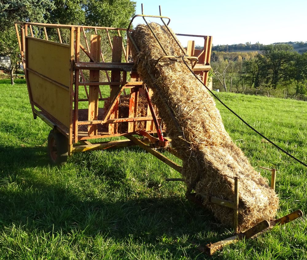 groupeur de balles moyennes densit&eacute;s 1500 82270 Montpezat-de-quercy