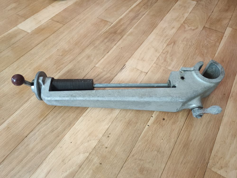 Bras &agrave; aiguilles pour table de coupe et de matelassage 70 75011 Paris