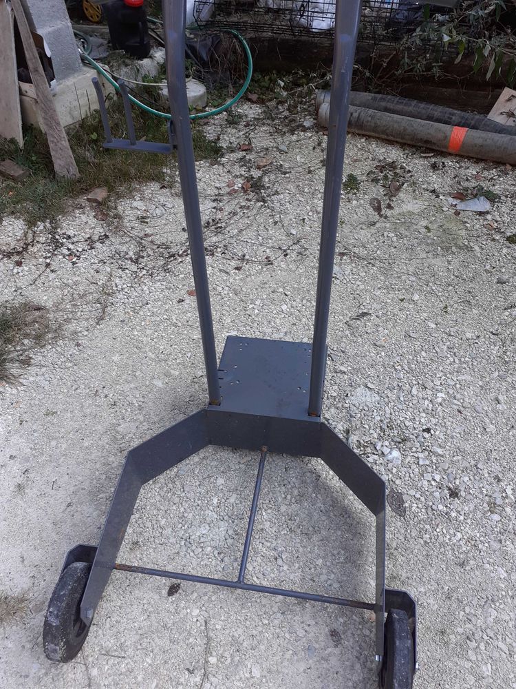 porte fut  mobile 200 litres &agrave;  220 litres 110 73160 Saint-cassin