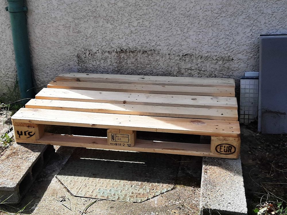 20 palettes Europe 80 &agrave;- 120 cm 10 69260 Charbonni�res-les-bains