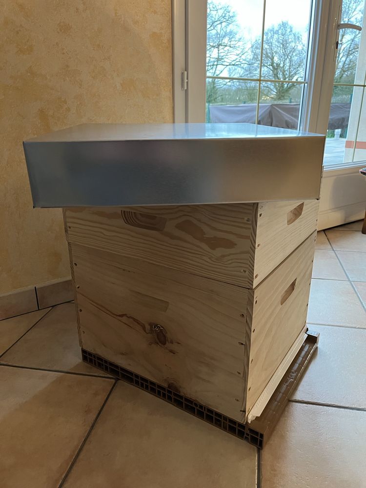 Ruche Abeille 90 49450 Saint-macaire-en-mauges