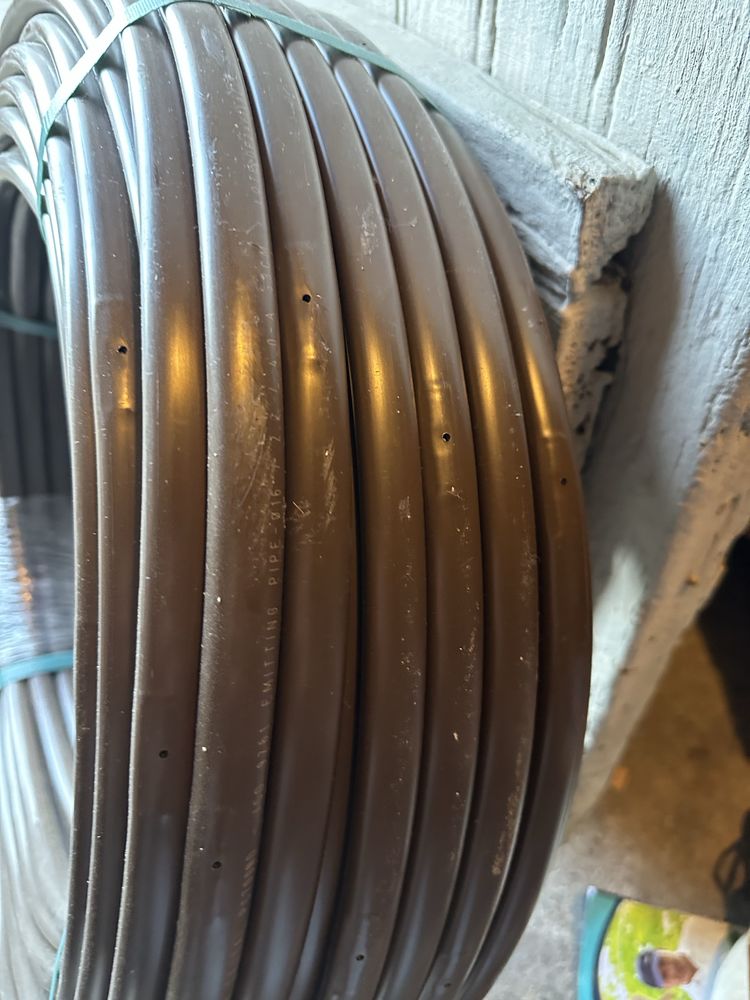 Tuyau goutte-&agrave; -goutte �" rouleau 100 m �" neuf (16 mm, 2,2 l/h, compens&eacute; 45 34500 B�ziers