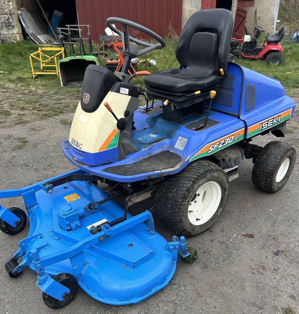 Tracteurs tondeuse iseki diesel sf230 4500 18310 Nohant-en-gra�ay