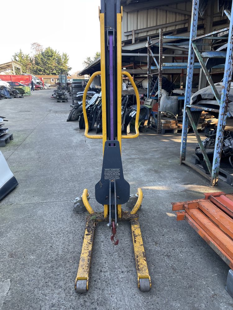 GERBEUR POTENCE MANUEL KLEOS 250 78955 Carri�res-sous-poissy