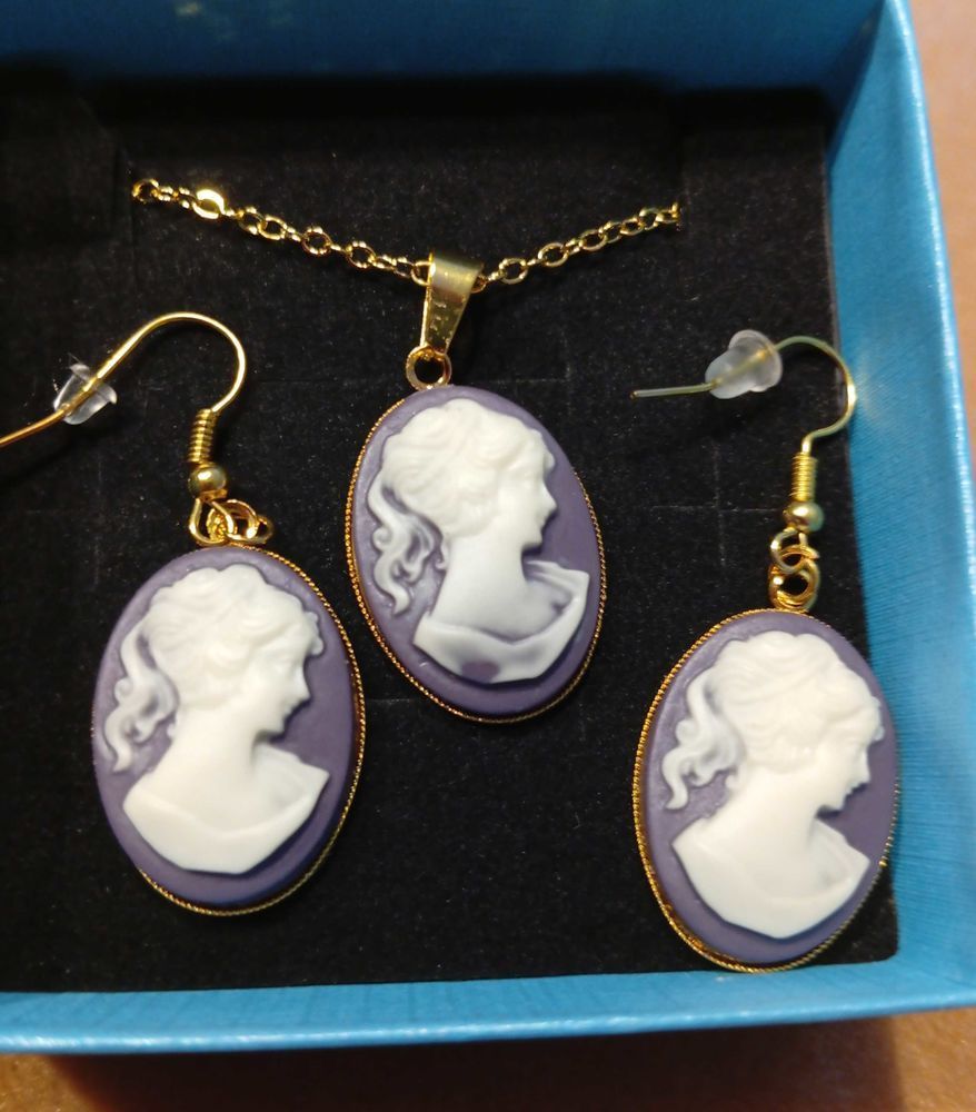 parure+cam&eacute;e+reine+Victoria+inoxydable+hypo+agergique+neuf 20 02170 Barzy-en-thi�rache