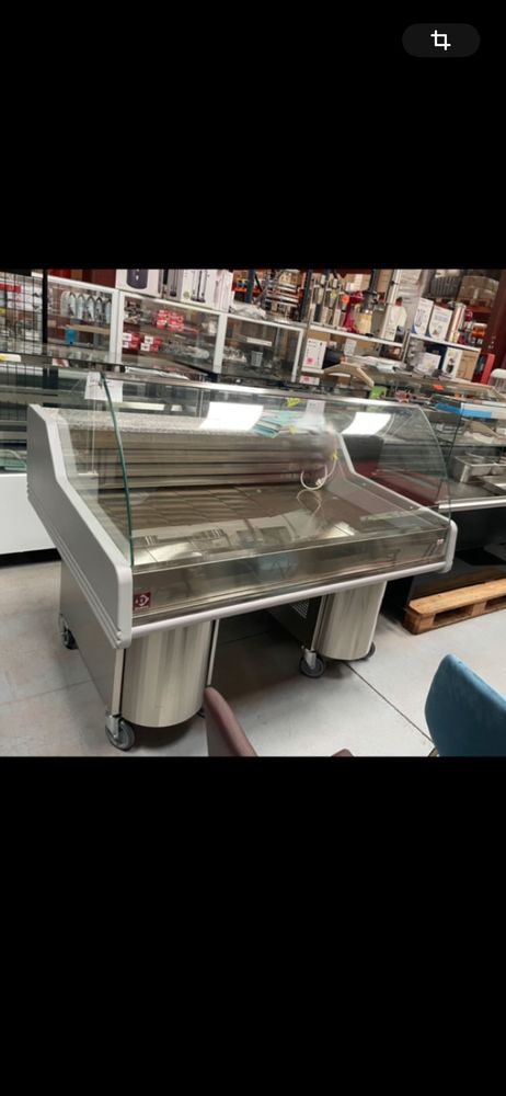 vitrinne r&eacute;frig&eacute;r&eacute;e sur roulettes 2900 06250 Mougins