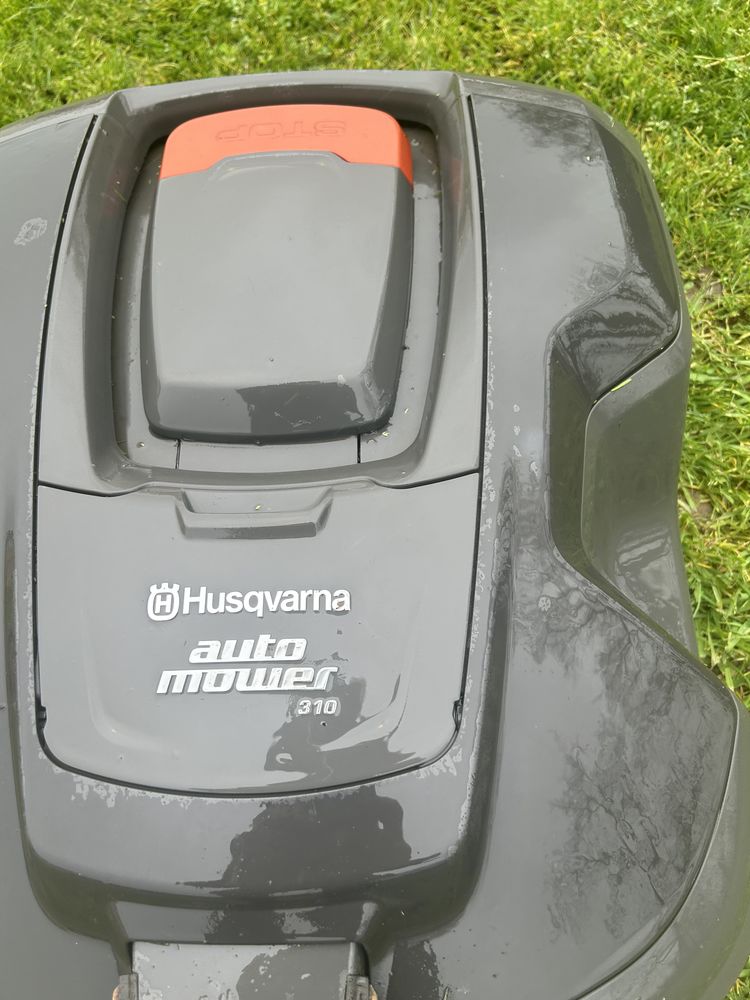 robot tonte HUSQVARNA  AUTOMOVER 310 , tr&egrave;s bon &eacute;tat 400 85190 Aizenay