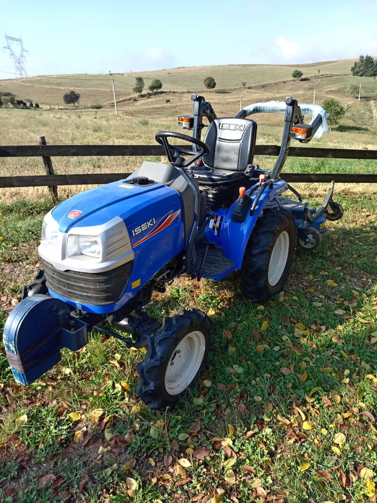 micro tracteur iseki 18cv avec tondeuse 3 point 10800 69550 Ronno
