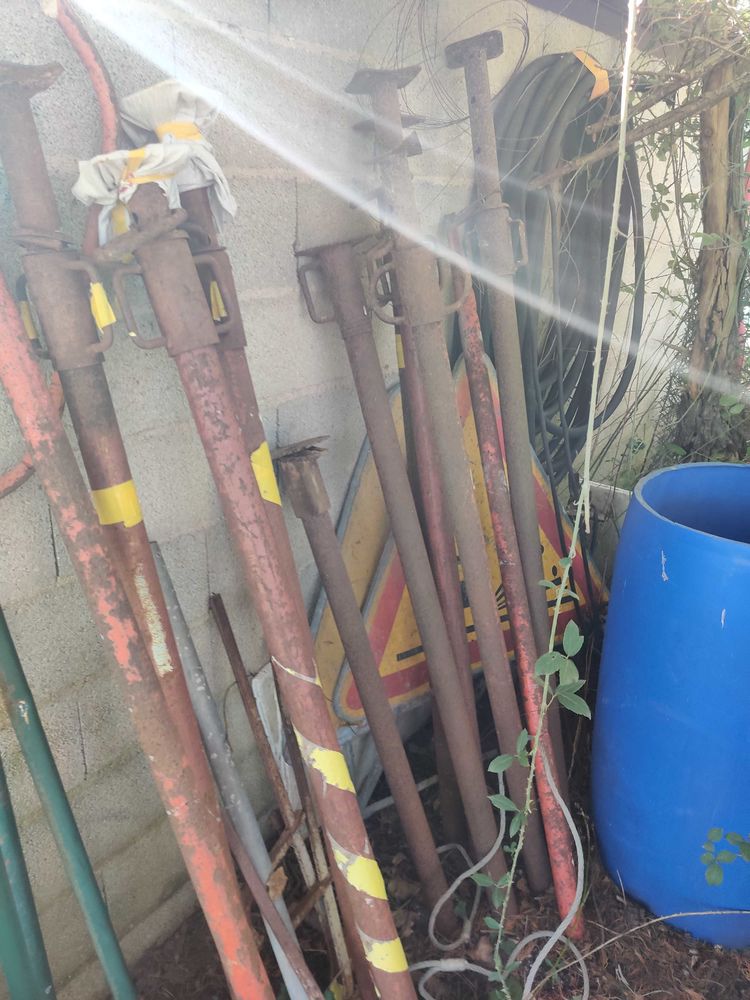 8 &eacute;tais de chantier 20 30320 Marguerittes