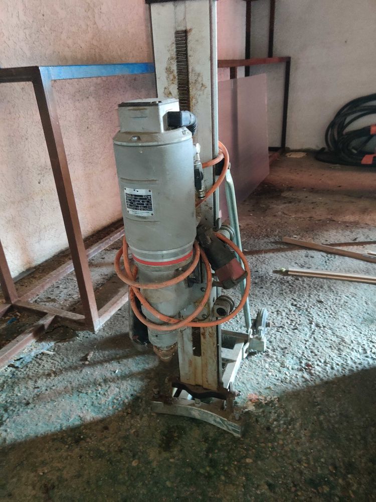 carotteuse diam&egrave;tre jusqu'&agrave;  400 mm et 600mm avec adaptateur,vendu avec rallonges. 400 30320 Marguerittes