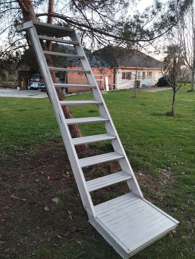 escalier &eacute;chafaudage aluminium soud&eacute; 400 64300 Argagnon