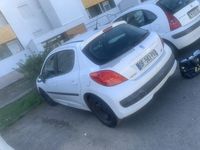 Peugeot 207 1.4 HDi 70ch Exécutive 800 03000 Moulins