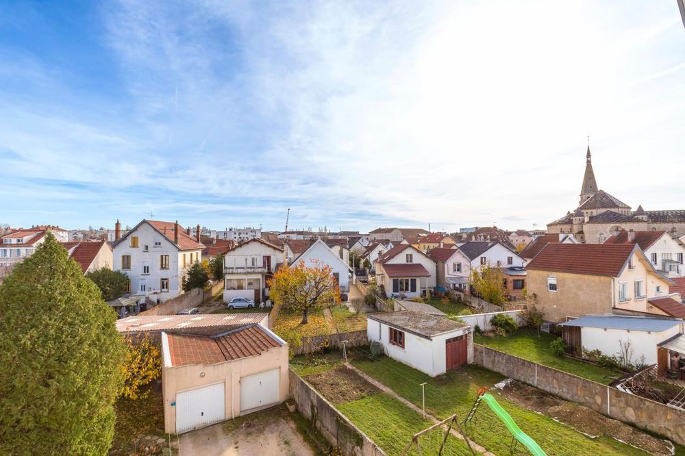 A VENDRE QUARTIER MALADIERE / SACRE-COEUR - Dans petite ....