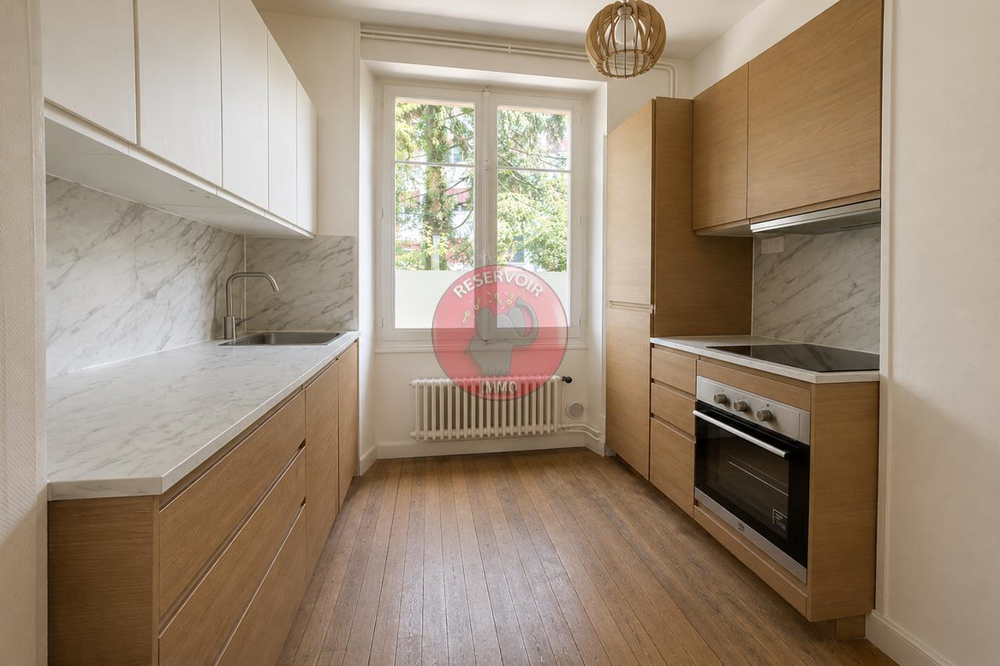 BAS DE MONTCHAPET / PROCHE CENTRE-VILLE - QUARTIER PRIVI....