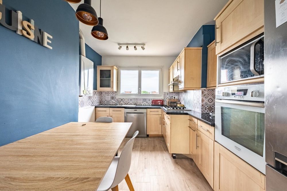 Appartement T5 de 3 chambres sans travaux à prévoir, sit....