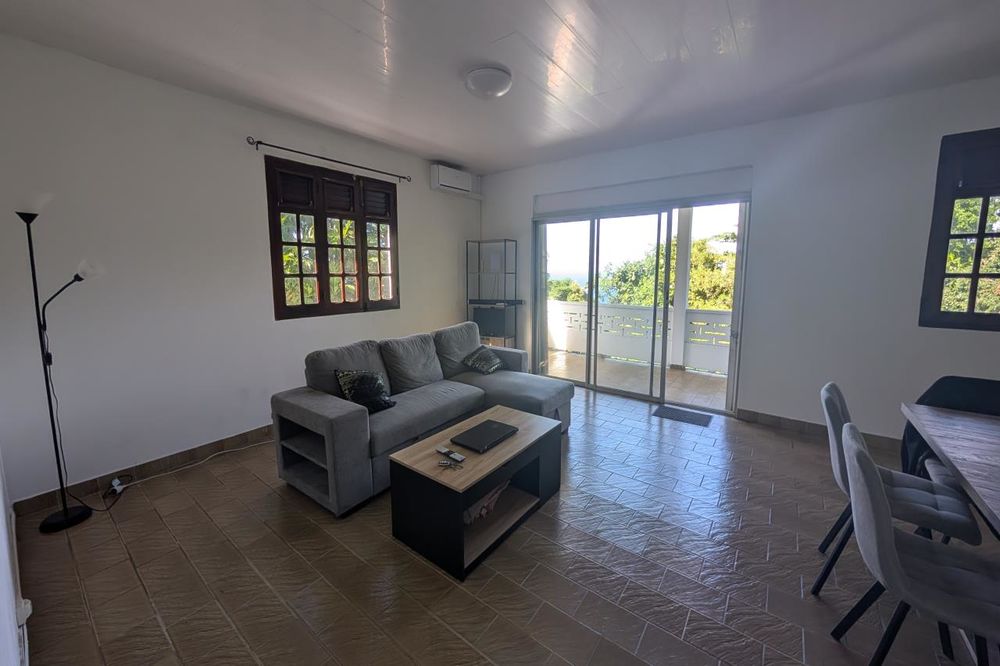 En MARTINIQUE - Le Marigot - GRANDE MAISON A VENDRE - GR....