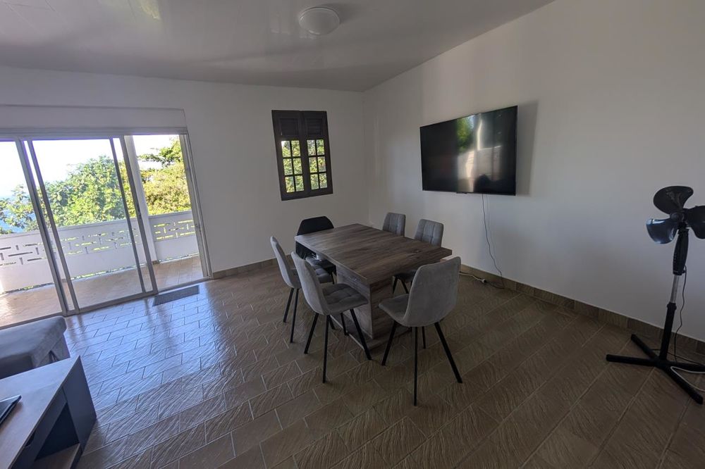 En MARTINIQUE - Le Marigot - GRANDE MAISON A VENDRE - GR....