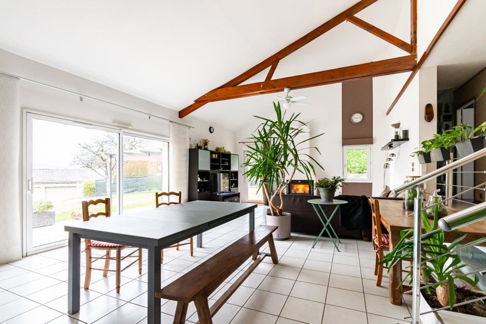 Belle MAISON D'ARCHITECTE à Sainte-Marie-sur-Ouche, 20 ....
