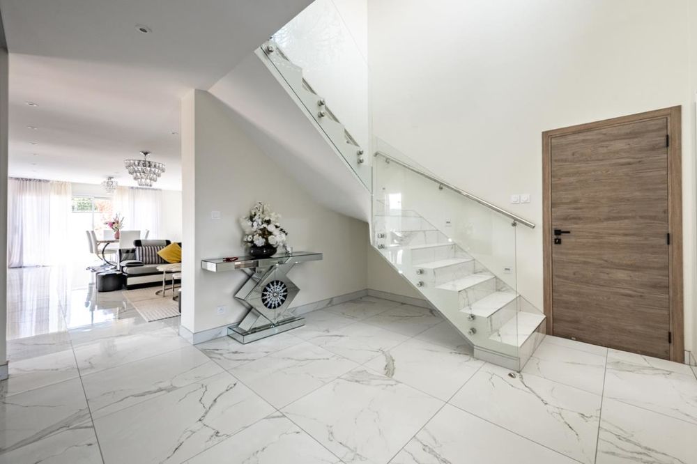 A VENDRE, sur AHUY, RESEAU DIVIA, Belle maison individue....