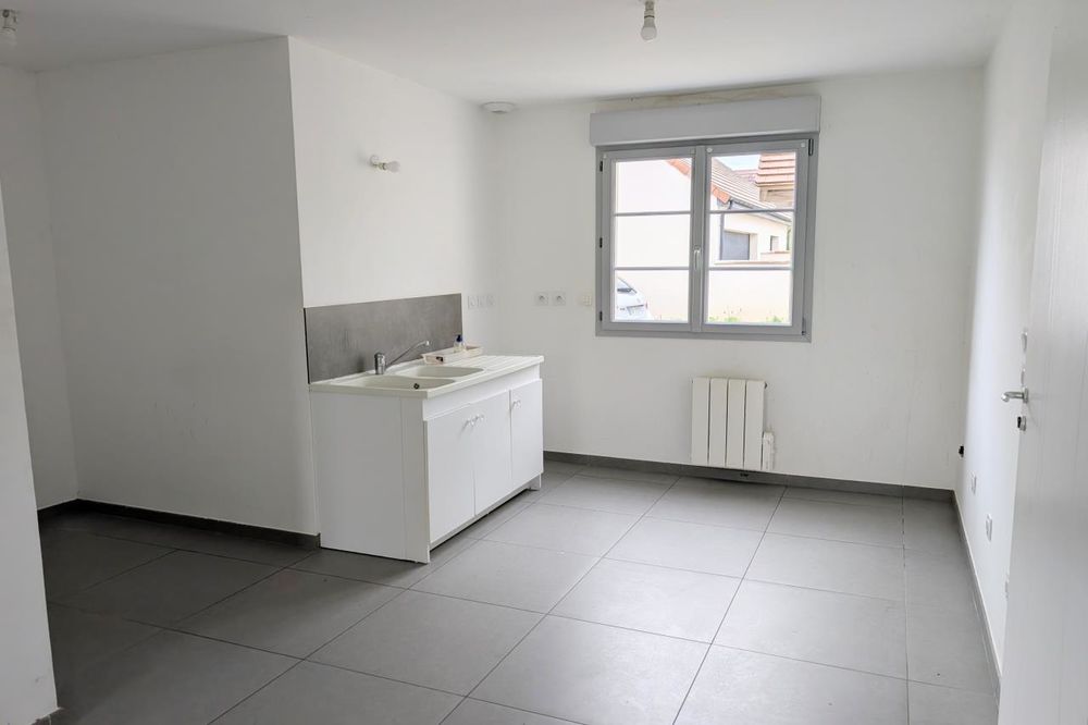 A Binges, au calme, maison jumelée en ossature bois (trè....