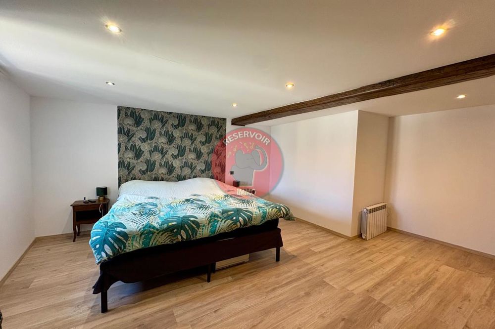 Découvrez cette maison qui allie le confort d'une maison....