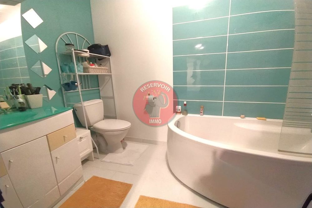 A VENDRE MAISON A 12 MIN DE MONTBARD - Au calme. Compren....