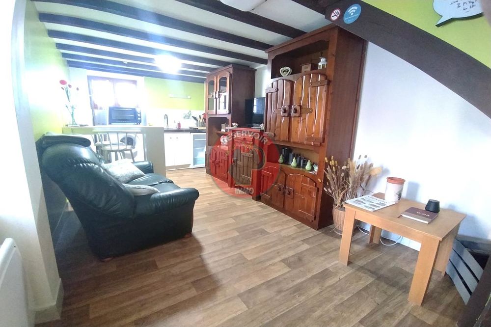 MAISONNETTE A VENDRE A 12 MIN DE MONTBARD. Comprenant Sé....