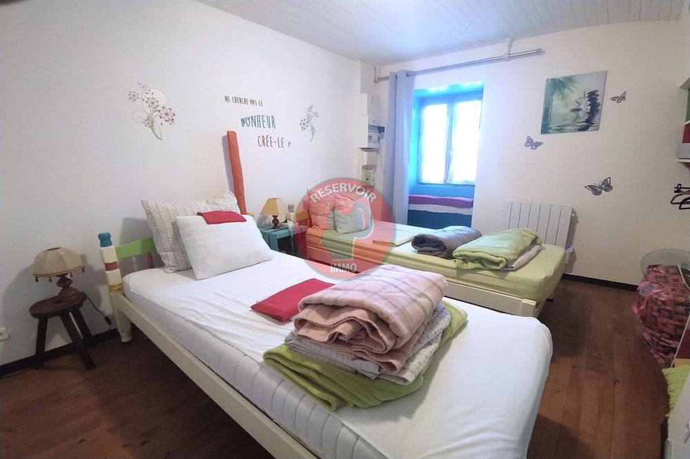 MAISONNETTE A VENDRE A 12 MIN DE MONTBARD. Comprenant Sé....