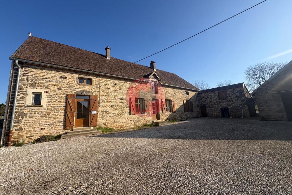 Ensemble immobilier sur plus de 4900 m² de terrain à 10 ....