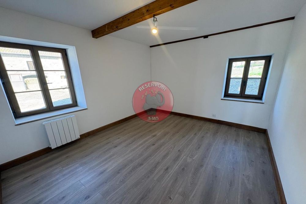 Ensemble immobilier sur plus de 4900 m² de terrain à 10 ....