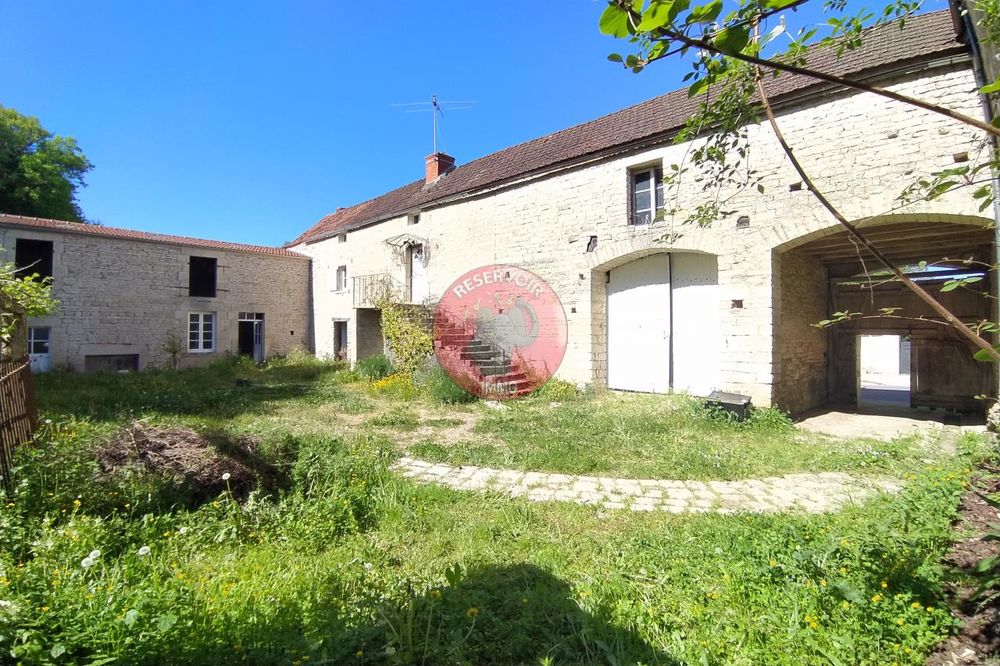 ENSEMBLE MAISON ET GRANGE A VENDRE - A 12 MIN DE MONTBA....