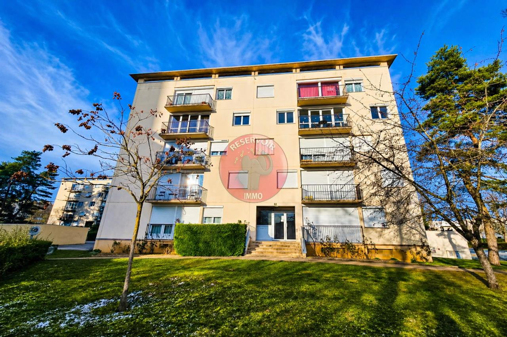 Appartement de Type 4 situé au 2ème étage dans une copro....