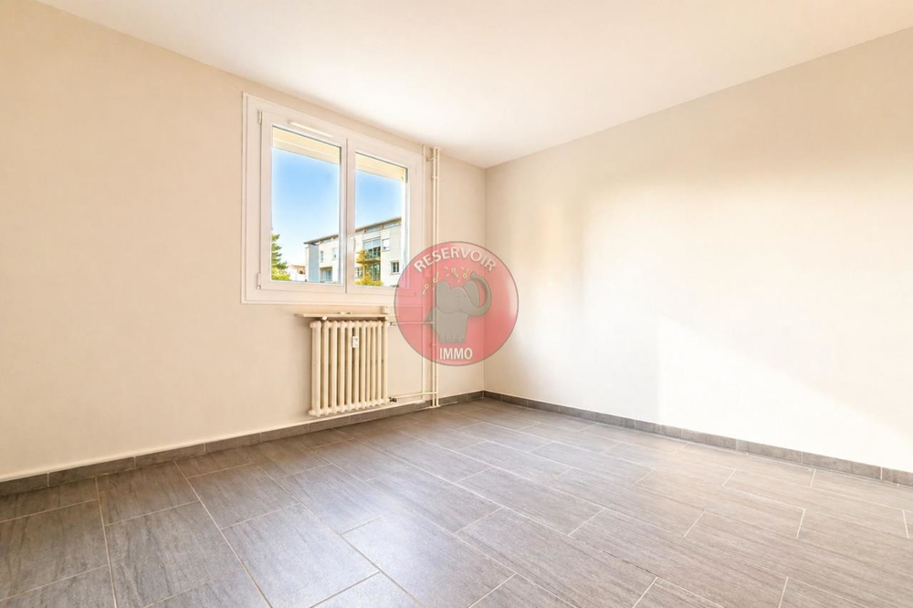Appartement de Type 4 situé au 2ème étage dans une copro....