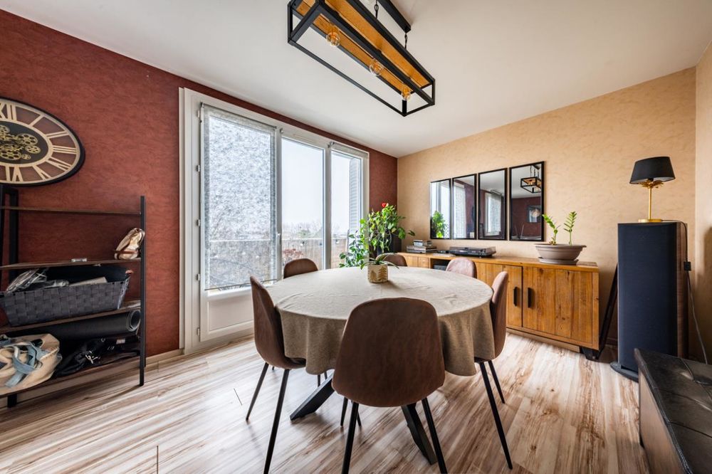 DIJON BOURROCHES/ EIFFEL: Dans une copropriété ravalée r....