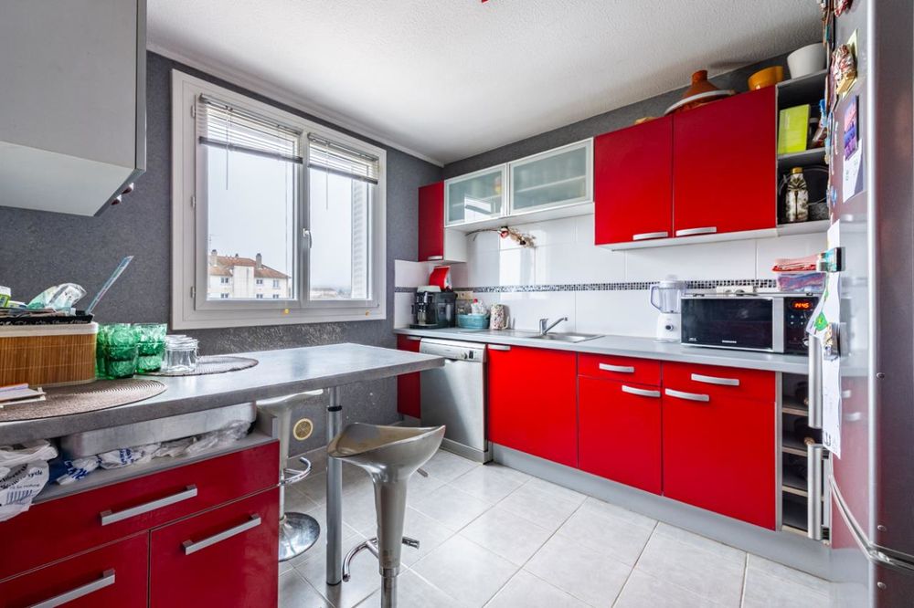 DIJON BOURROCHES/ EIFFEL: Dans une copropriété ravalée r....