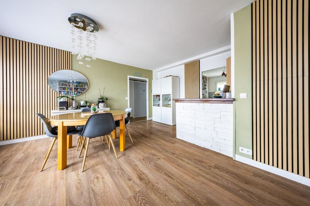 MONTMUZARD/PROCHE CHU : Appartement de type 4 traversant....
