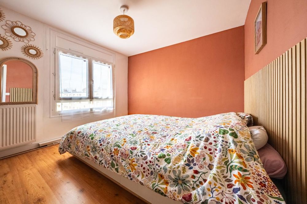 MONTMUZARD/PROCHE CHU : Appartement de type 4 traversant....