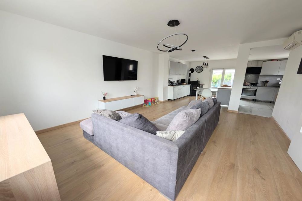 Quartier des Bourroches : Maison familiale mitoyenne d'u....