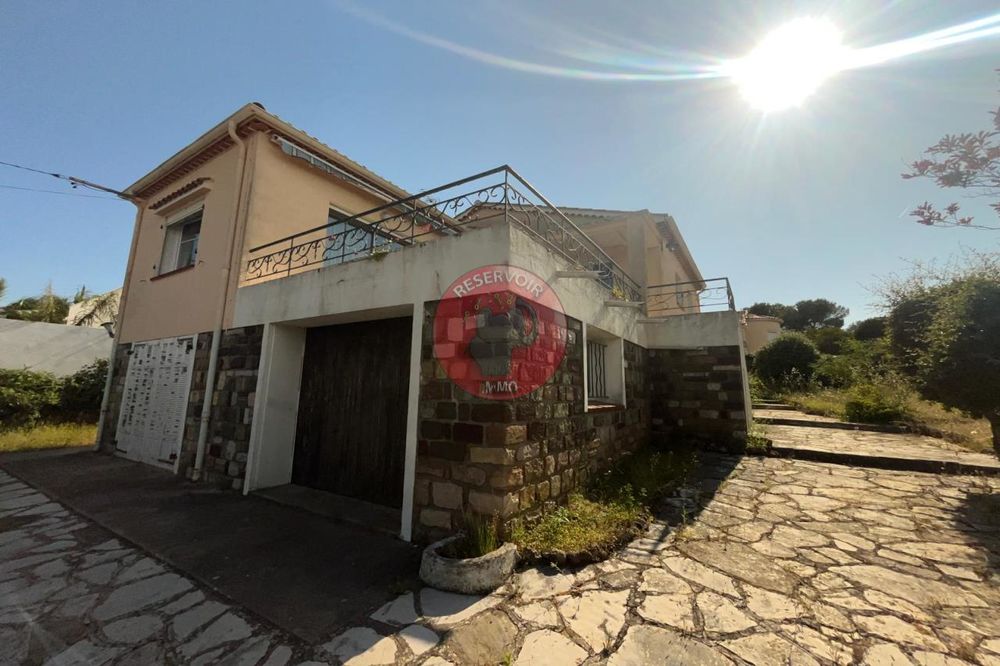 Villa à rénover avec fort potentiel – Vue mer – Calme ab....